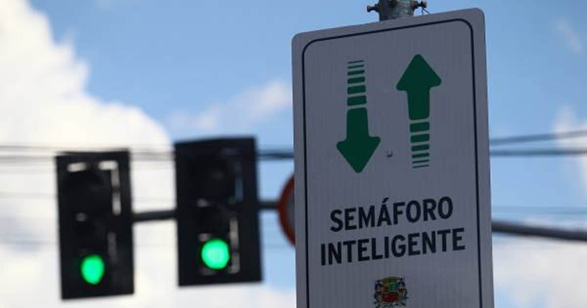 Semáforos inteligentes: o que são os novos itens instalados em São Paulo?