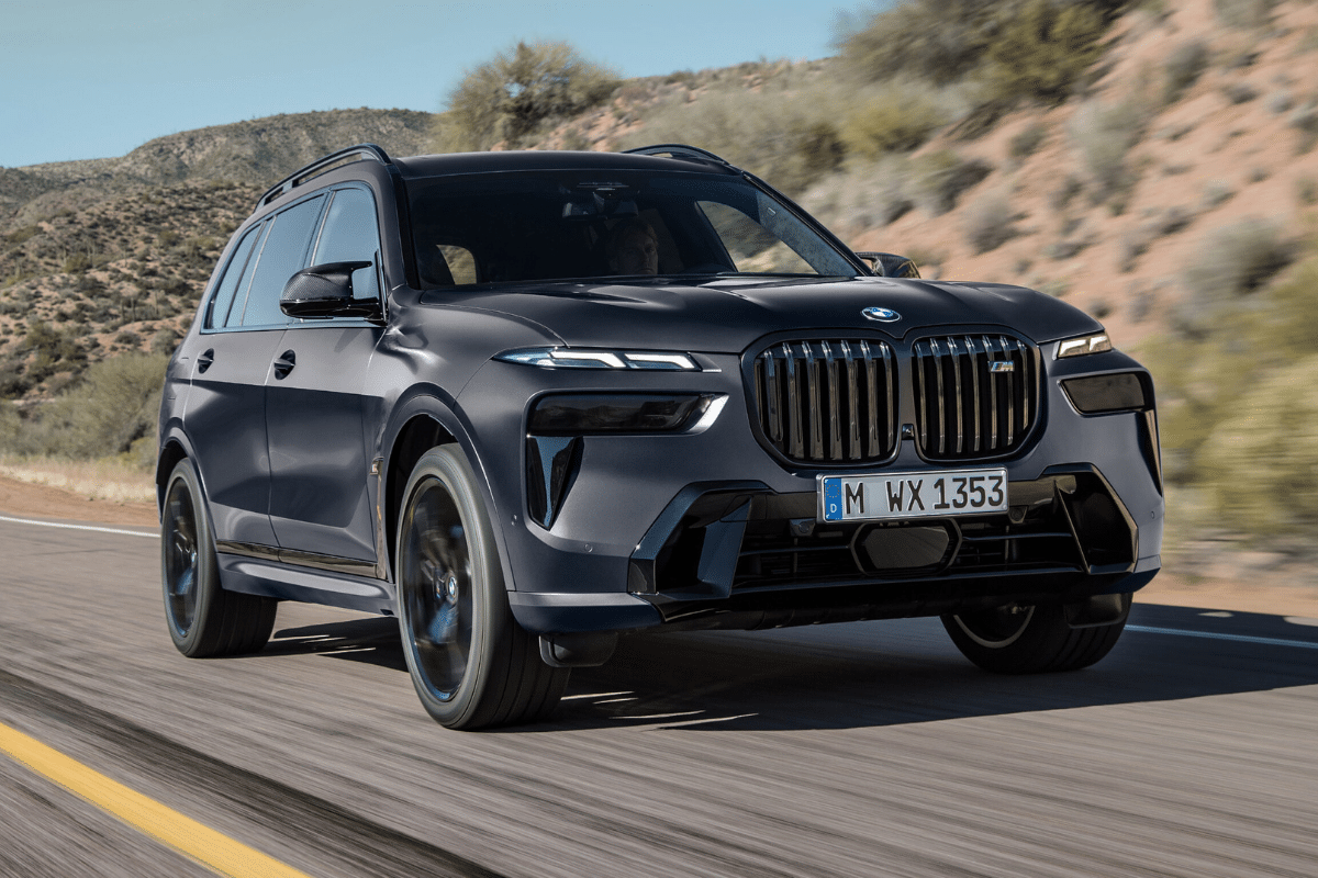 Versão única do BMW X7 com 500 cv marca presença no Brasil