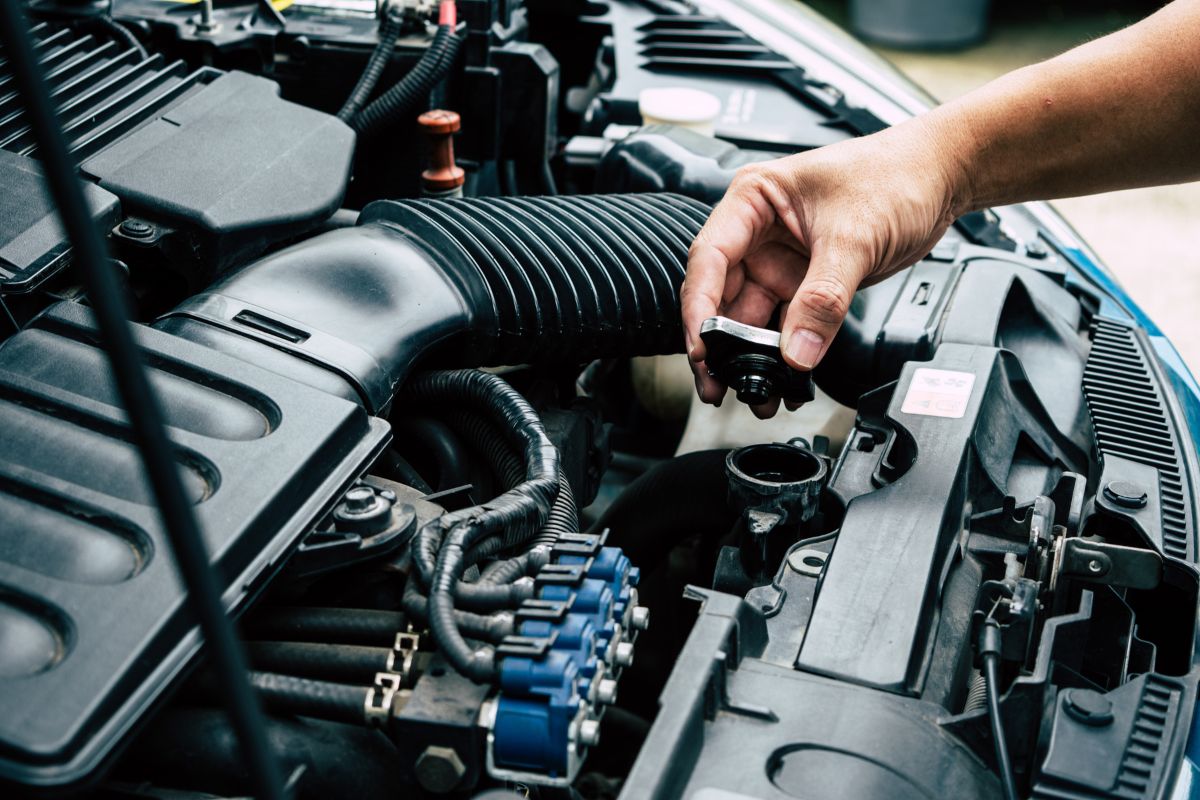 Manutenção essencial: Cuidando da válvula termostática do seu carro!