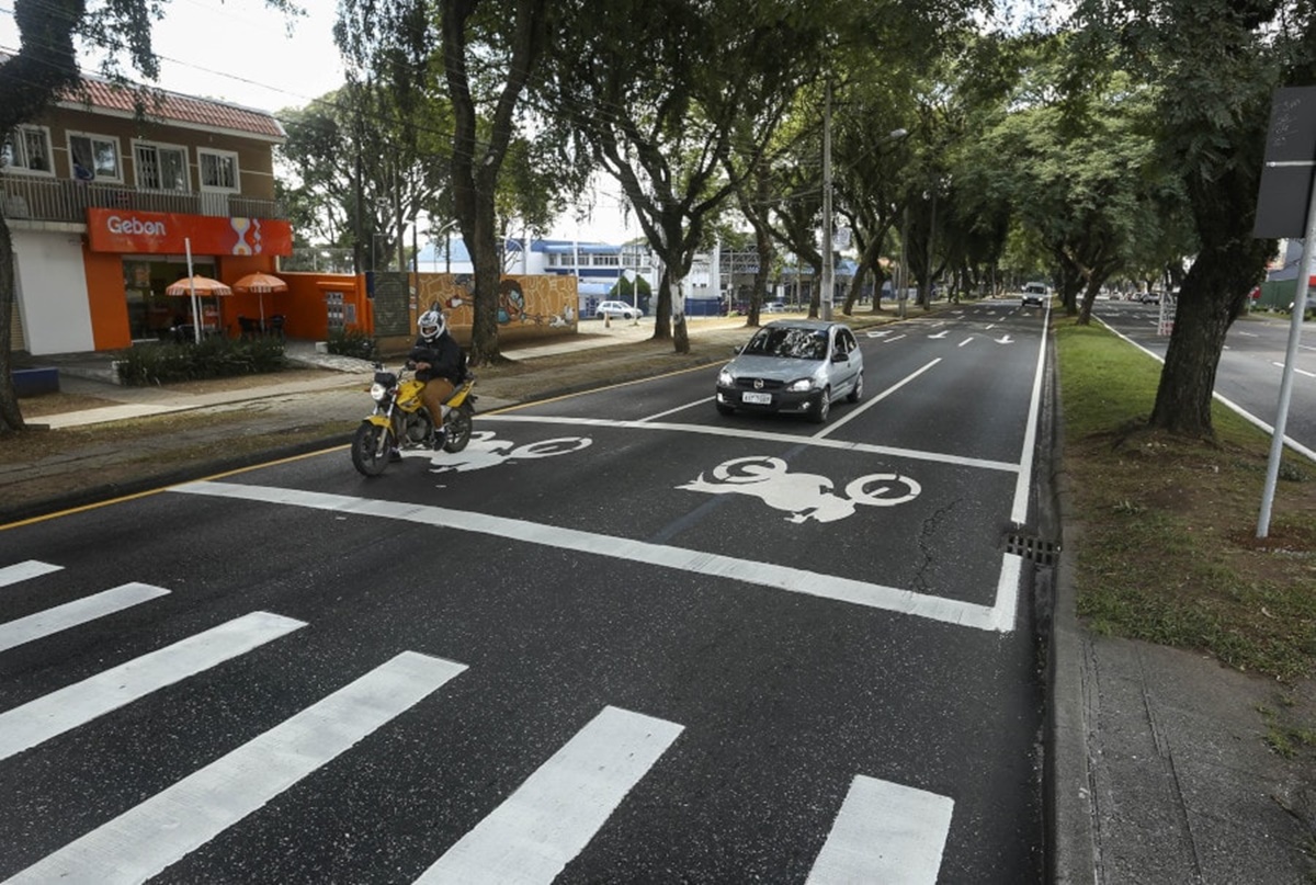 Fuja Das Multas Afinal Posso Usar A Rea De Espera Para Motocicletas Com Meu Carro