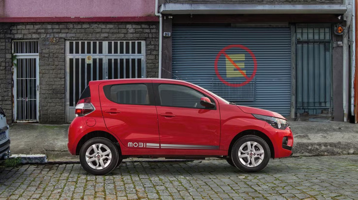 Estacionar na frente da própria garagem dá multa? Questão é polêmica