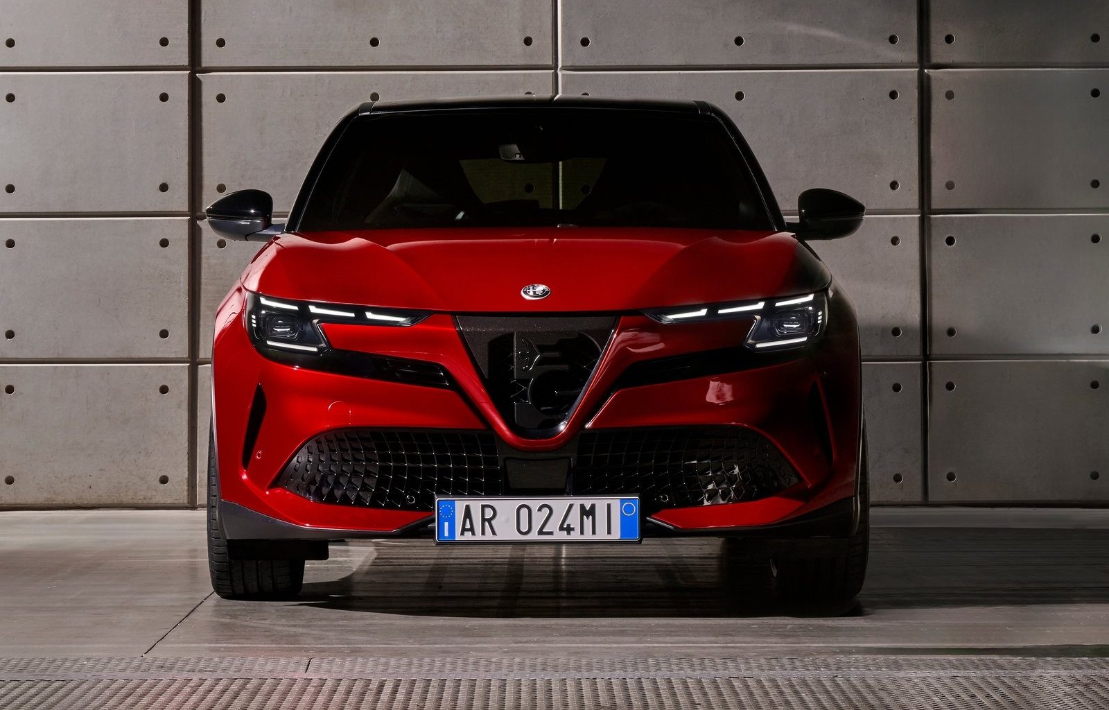 Curioso! Stellantis troca nome de novo SUV para evitar briga com governo