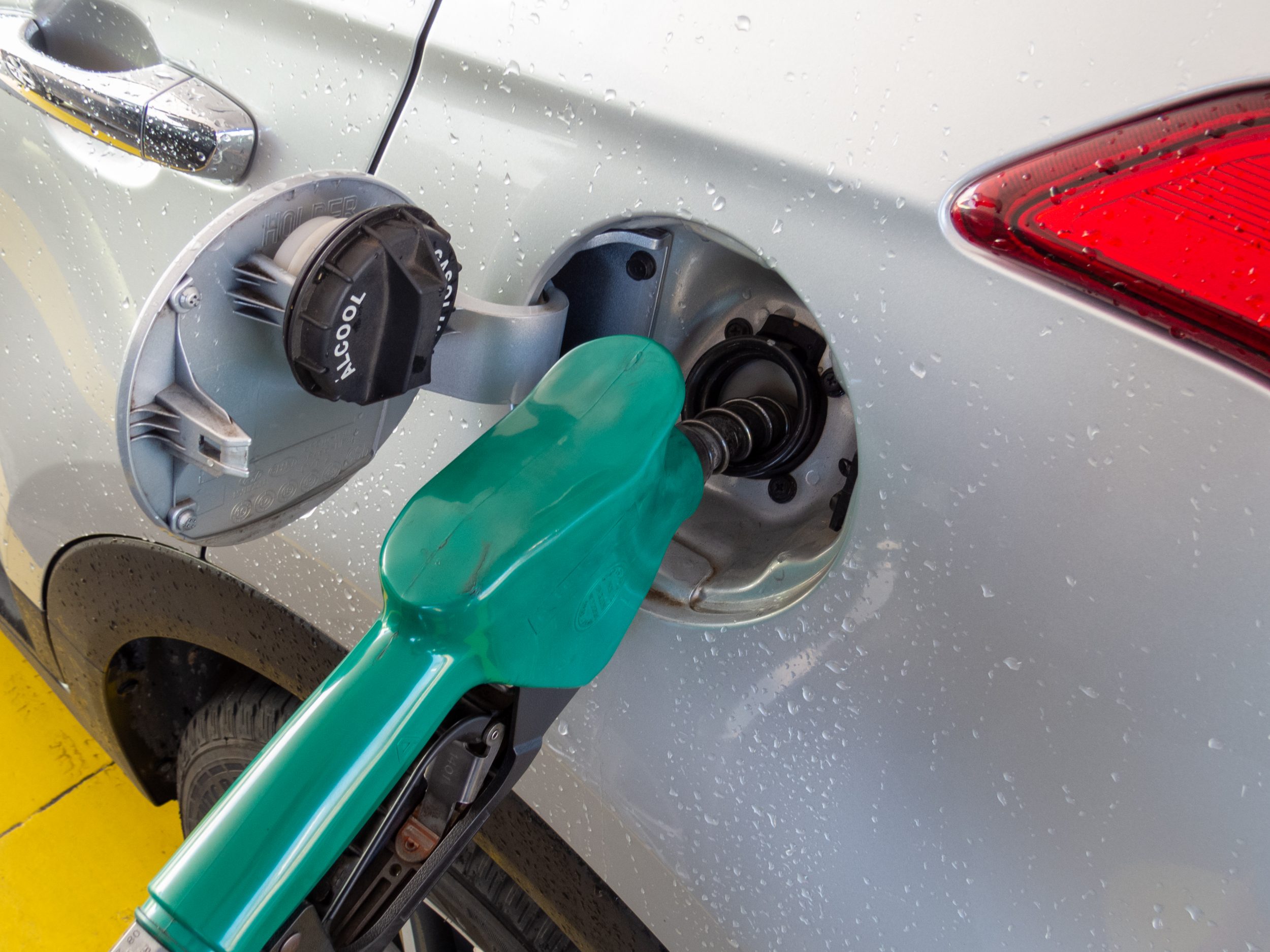 Preço do etanol em junho: combustível aumentou ou caiu nas bombas?