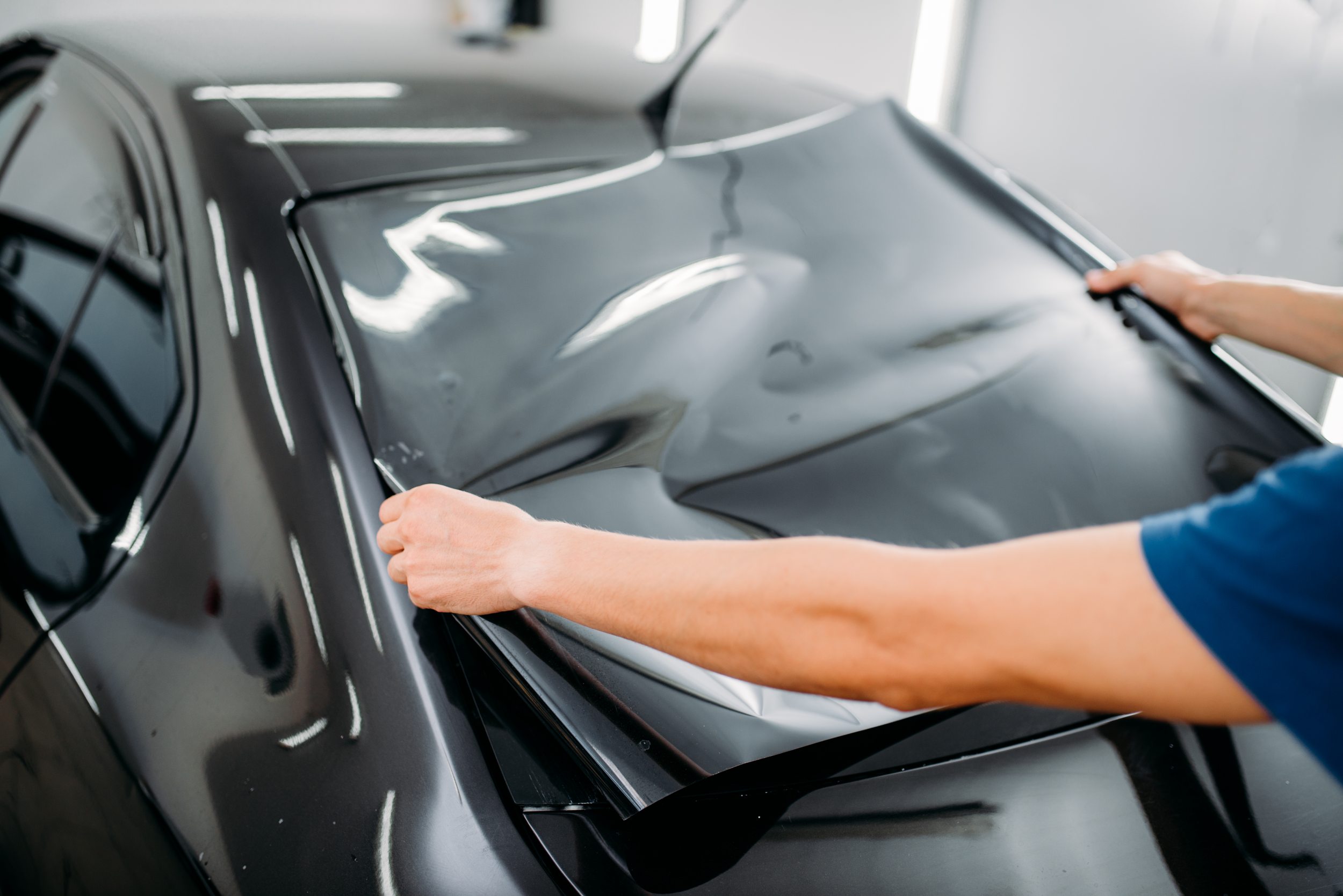 Insulfilm dá multa? Veja as normas para uso de película automotiva no Brasil