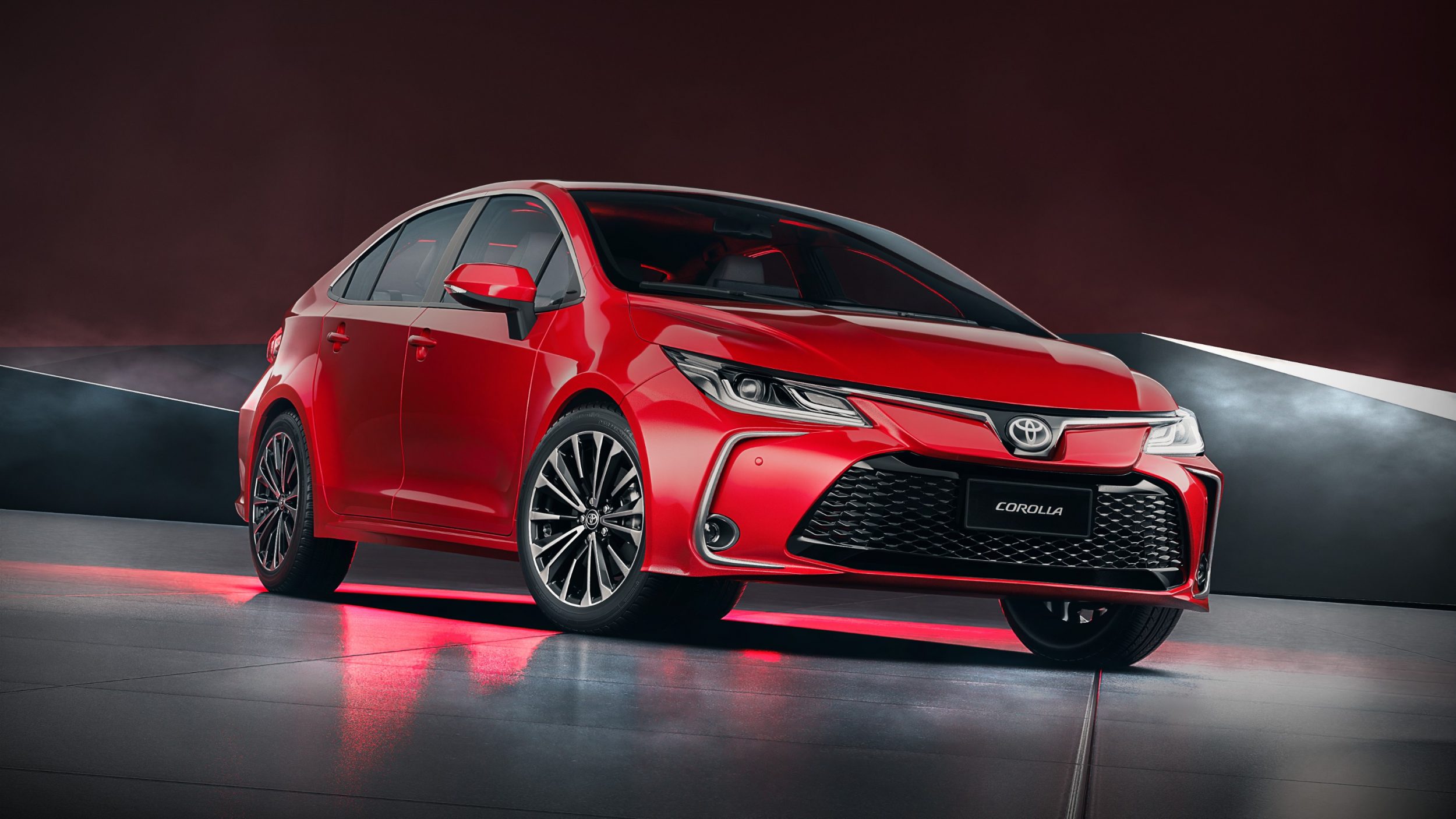 Toyota Corolla chega ao mercado japonês com mudança histórica e impressiona fãs