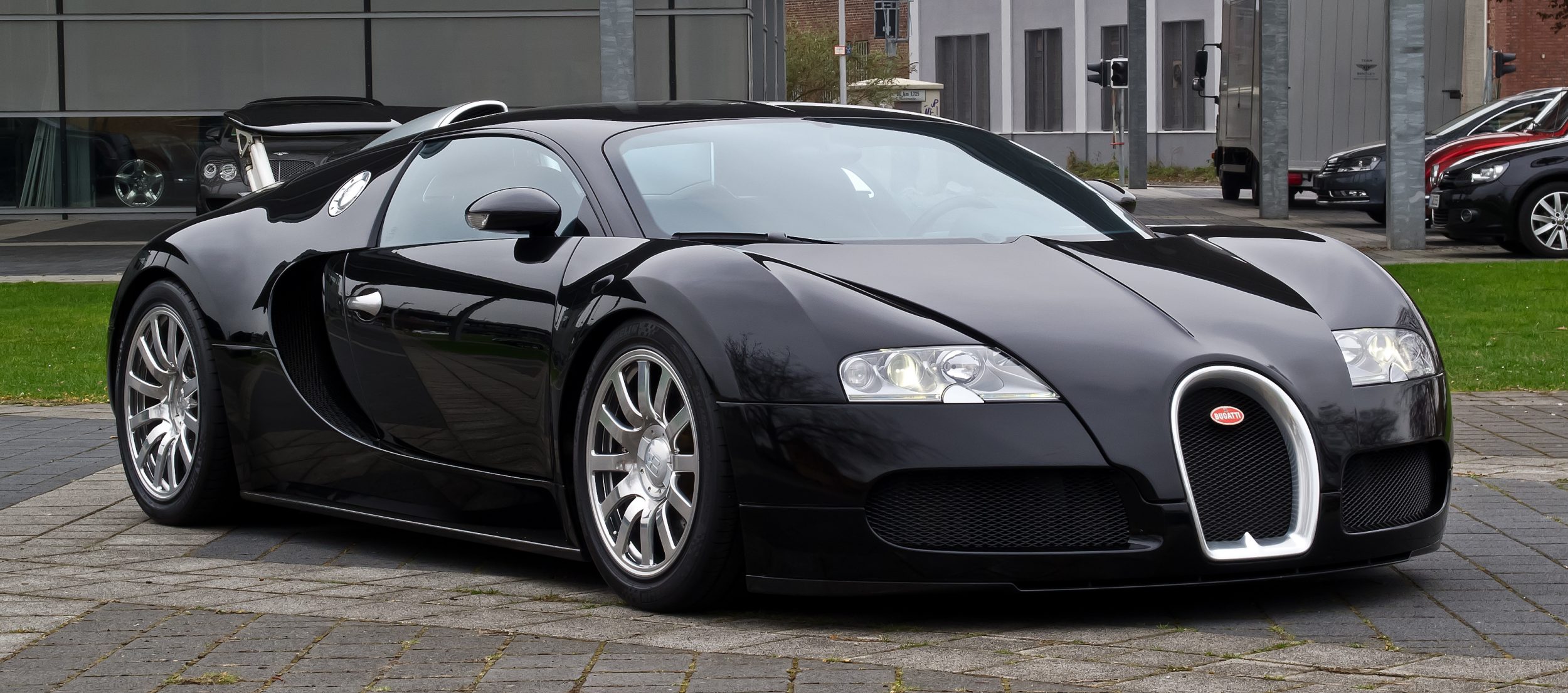 Bastou uma cerveja para que dono de Bugatti economizasse R$ 73 mil em reparo do carro