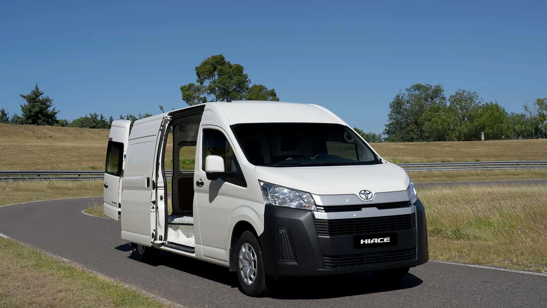 Toyota Hiace 2025: nova van com motor da Hilux promete agitar mercado brasileiro