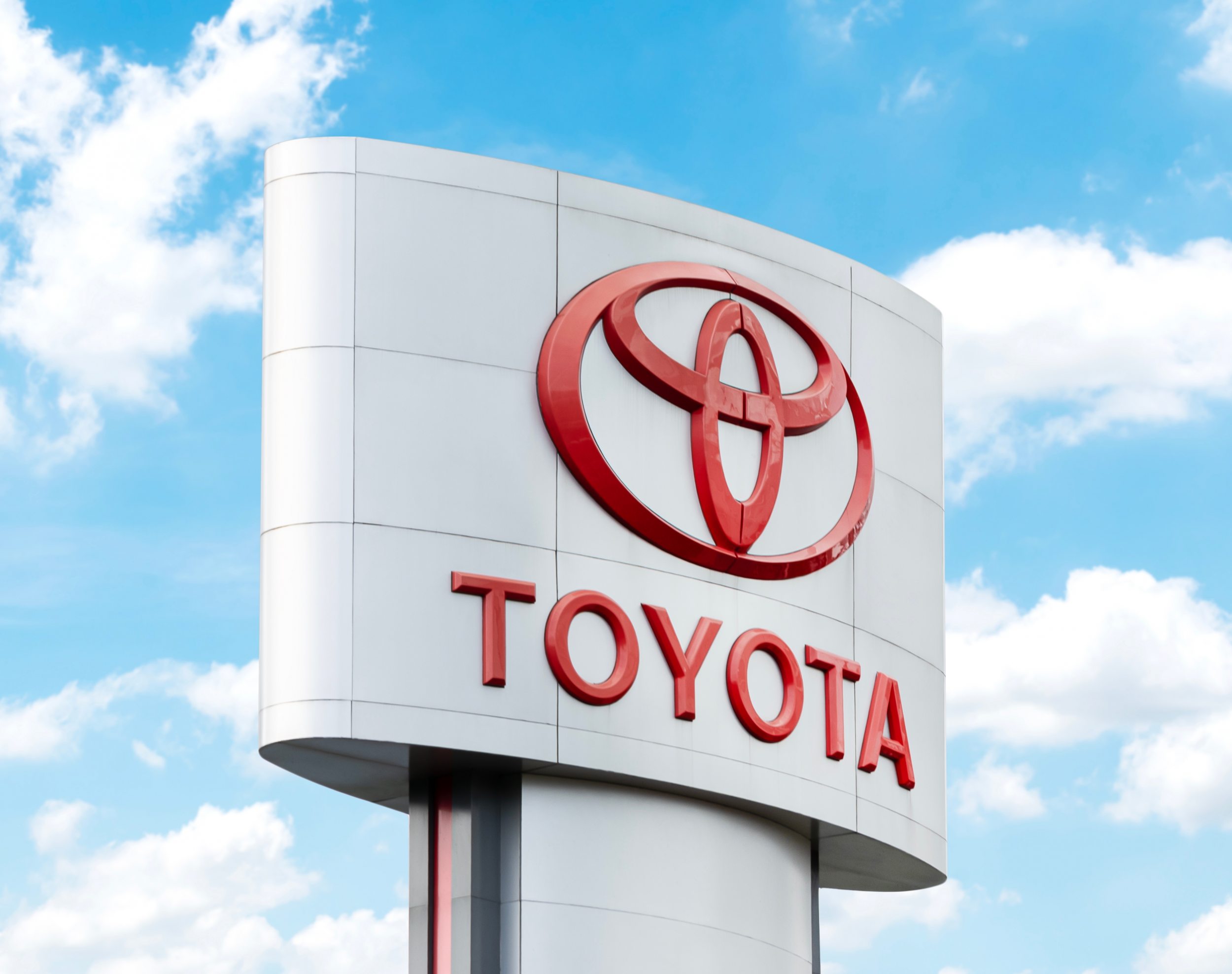 Toyota atrasa lançamento do Yaris Cross após temporal destruir fábrica