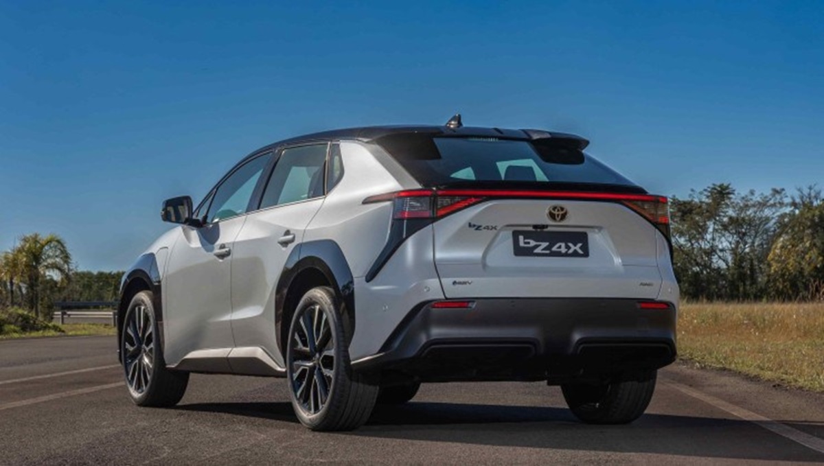 Toyota lança seu 1º carro elétrico no Brasil, porém valor ASSUSTA