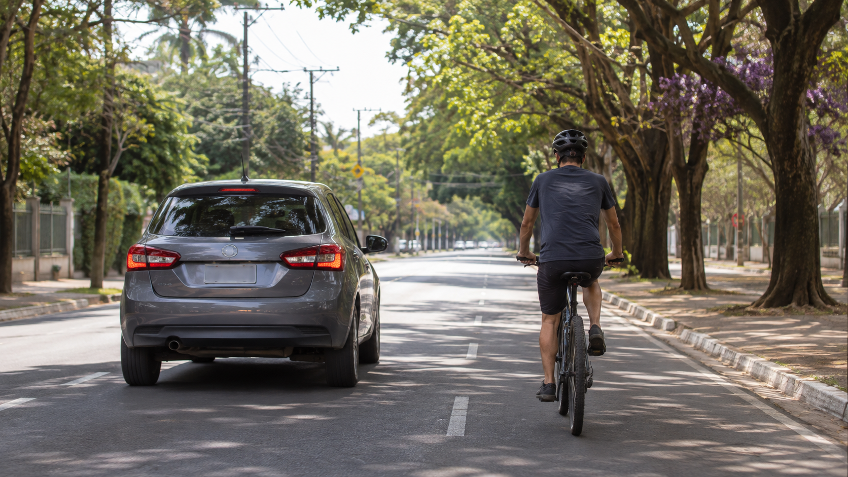 Ciclista pode andar de qualquer jeito na rua? CTB diz o que é permitido
