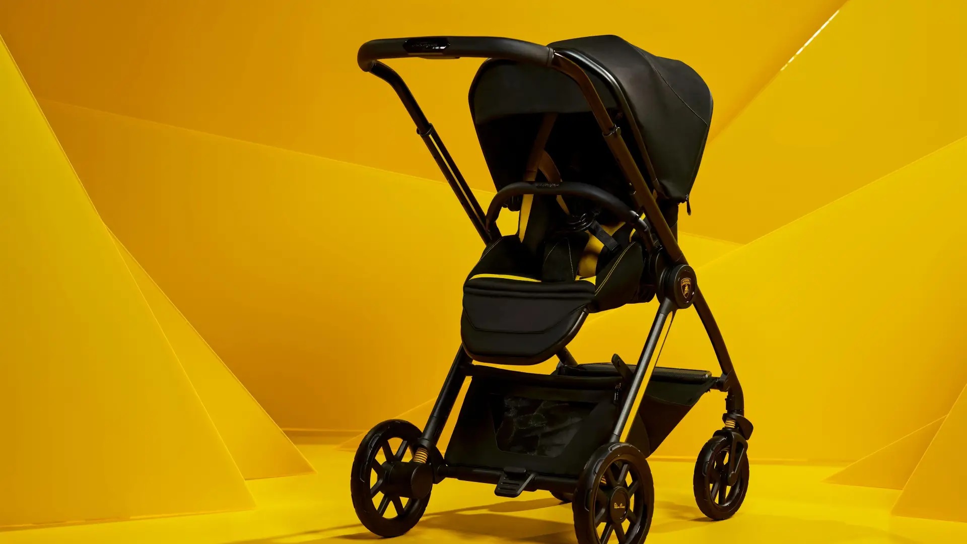 Lamborghini lança carrinho de bebê que é mais exclusivo que muitos dos seus carros
